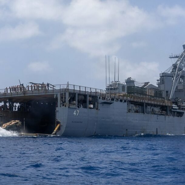 iran-noi-lenh-phong-toa-cua-my-can-tro-dam-phan