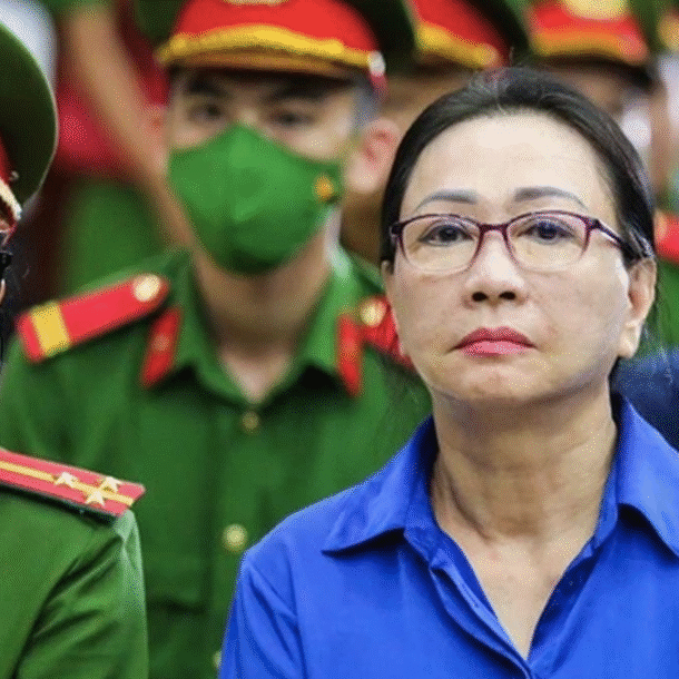 3-xe-sang-cua-truong-my-lan-chuan-bi-duoc-dau-gia,-maybach-khoi-diem-hon-7-ti-dong