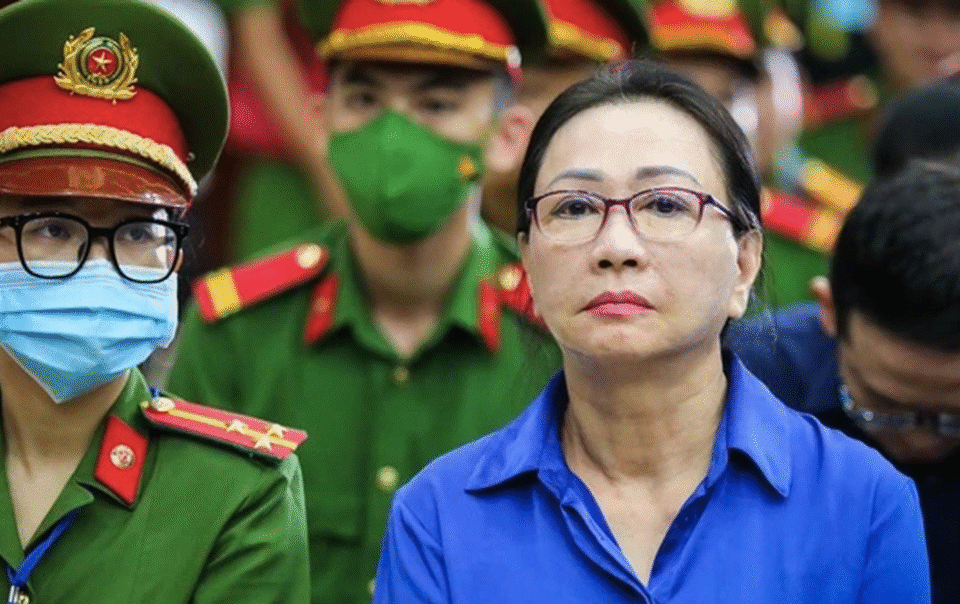 3-xe-sang-cua-truong-my-lan-chuan-bi-duoc-dau-gia,-maybach-khoi-diem-hon-7-ti-dong