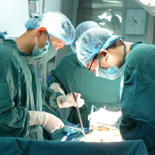 cuu-song-benh-nhan-‘di-tieu-ra-phan’-hiem-gap