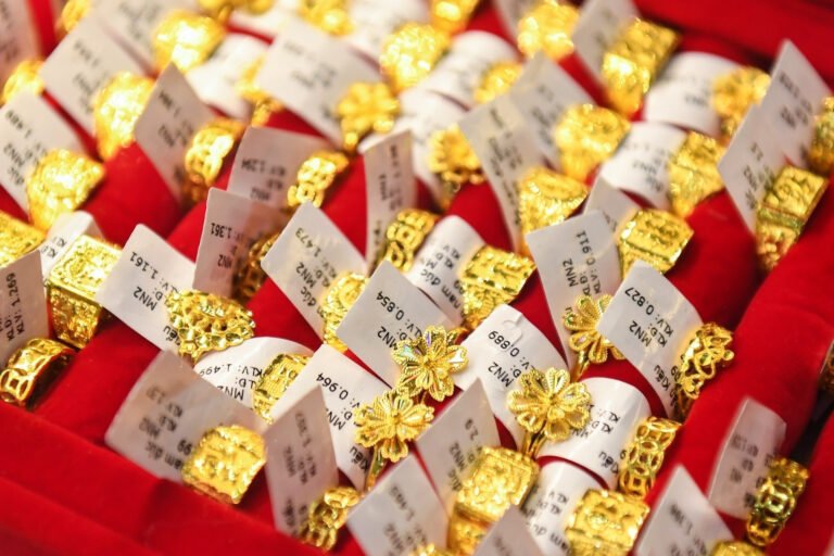 gia-vang-hom-nay-24/4/2026:-vang-sjc-roi-nhanh-xuong-169-trieu-dong/luong