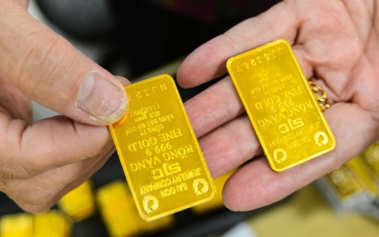 gia-vang-the-gioi-bat-ngo-giam-ve-sat-4.700-usd/ounce