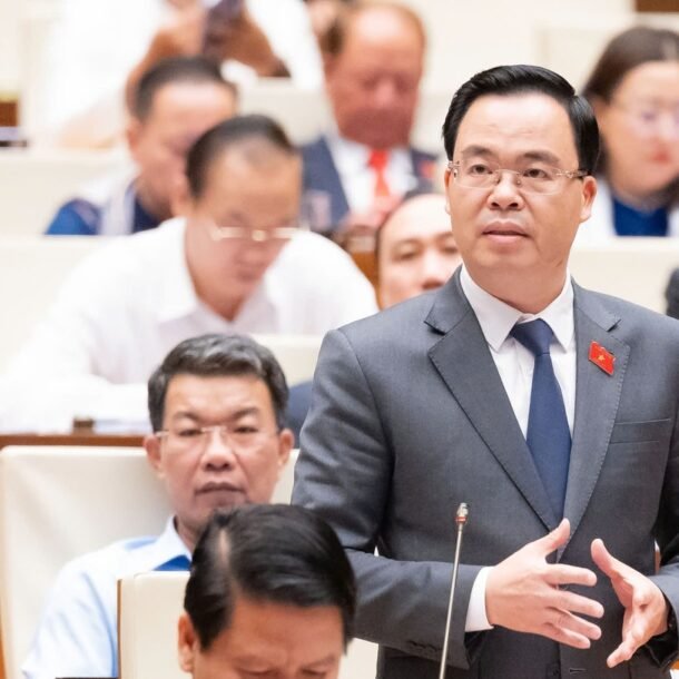 tin-tuc-sang-24-4:-sang-nay-quoc-hoi-thong-qua-viec-bo-nguong-doanh-thu-mien-thue-500-trieu/nam