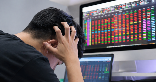 chung-khoan-23-4:-vn-index-rung-lac-du-doi,-co-phieu-pc1-“co-bien”