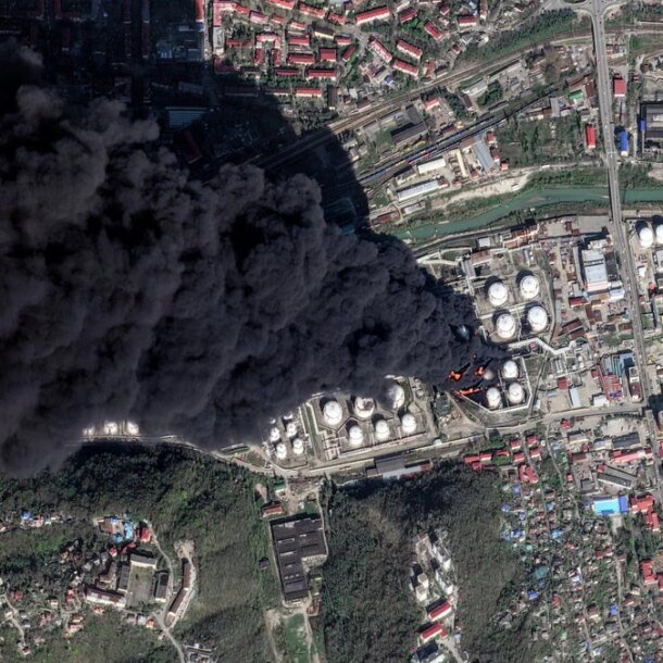 mua-doc-bao-trum-thanh-pho-nga-sau-khi-ukraine-tan-cong-lam-chay-kho-dau