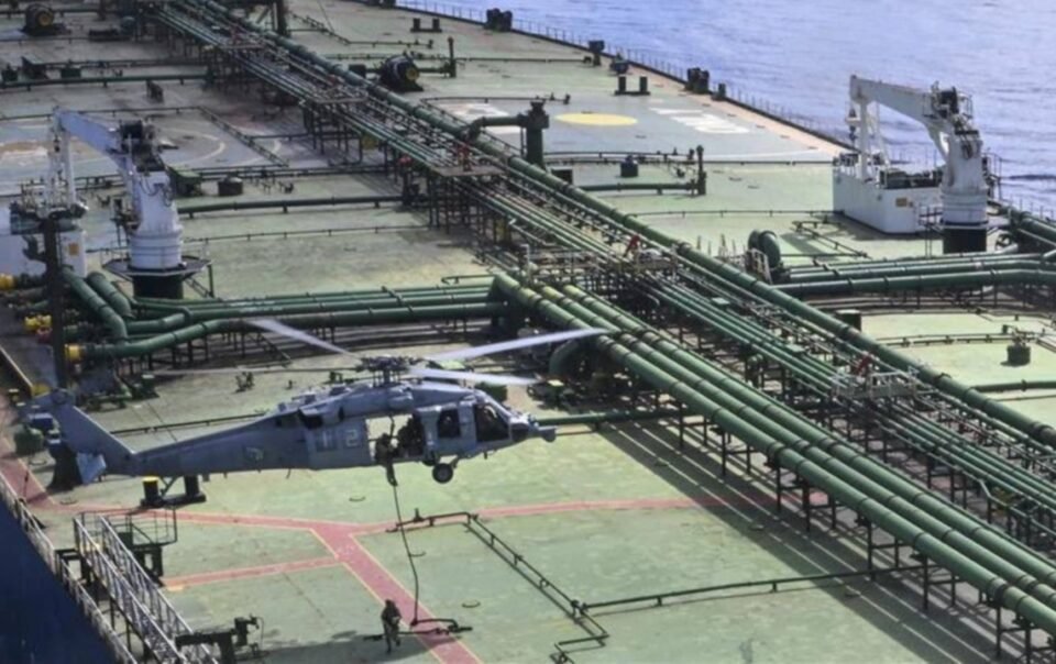 my-chan-bat-tau-nghi-cho-dau-iran-tren-an-do-duong