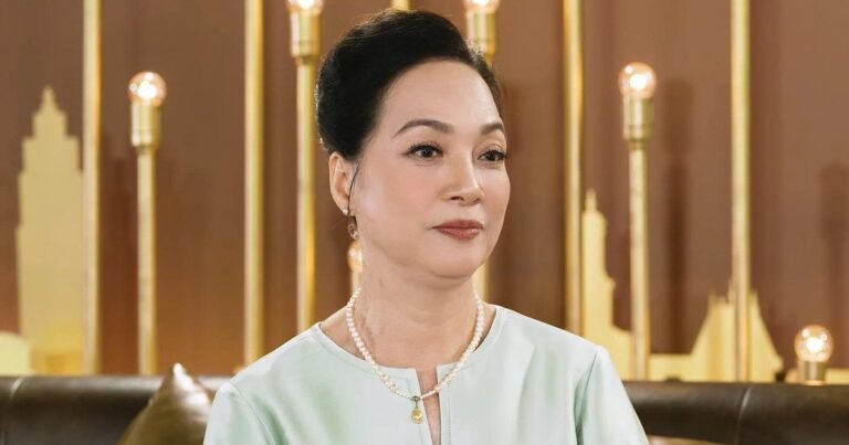 hon-nhan-vien-man-hon-30-nam,-nsnd-le-khanh-chua-mot-lan-mac-vay-cuoi