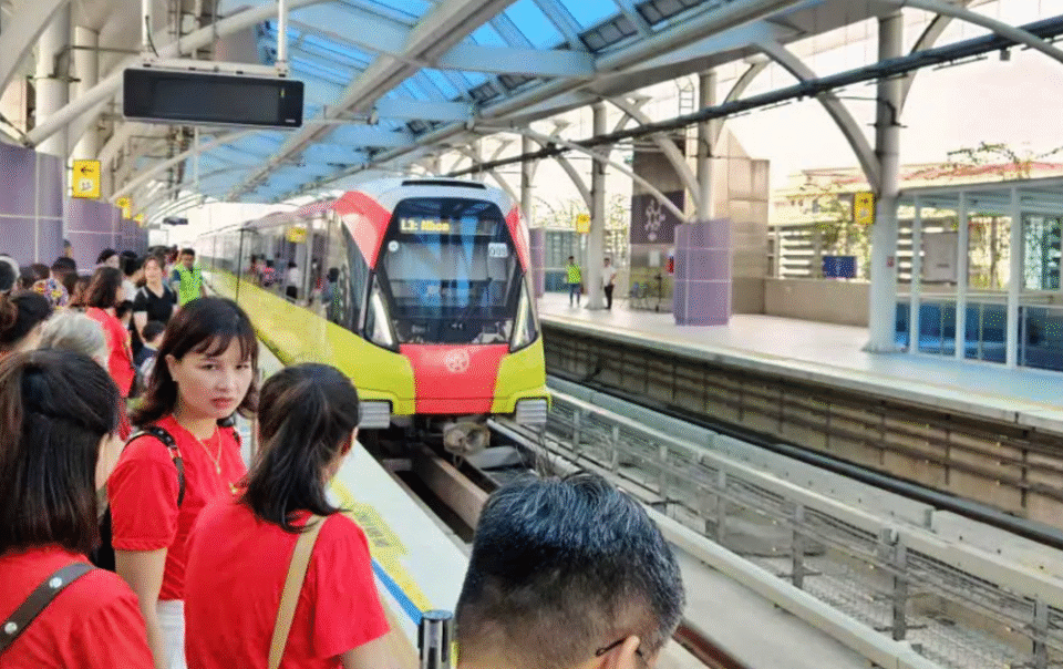 ha-noi-mien-phi-xe-buyt,-tau-metro-trong-7-ngay-nghi-le-gio-to-va-304-1.5