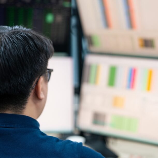 chung-khoan-28-4:-nha-dau-tu-nen-lam-gi-khi-co-phieu-bat-ngo-giam-san-nhu-pc1,-dgc?