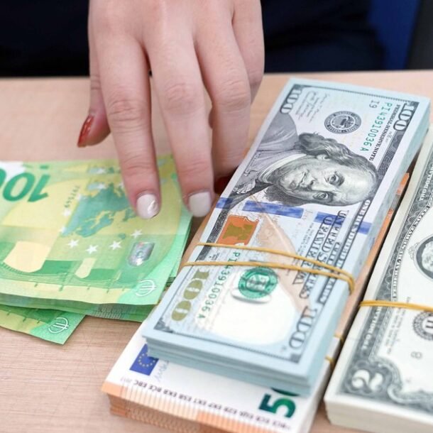 gia-usd-hom-nay-284.2026:-giam-nhe-khi-euro,-yen-nhat-bat-tang