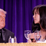 nha-bao-ngoi-canh-ong-trump-ke-khoanh-khac-nghe-sung-no