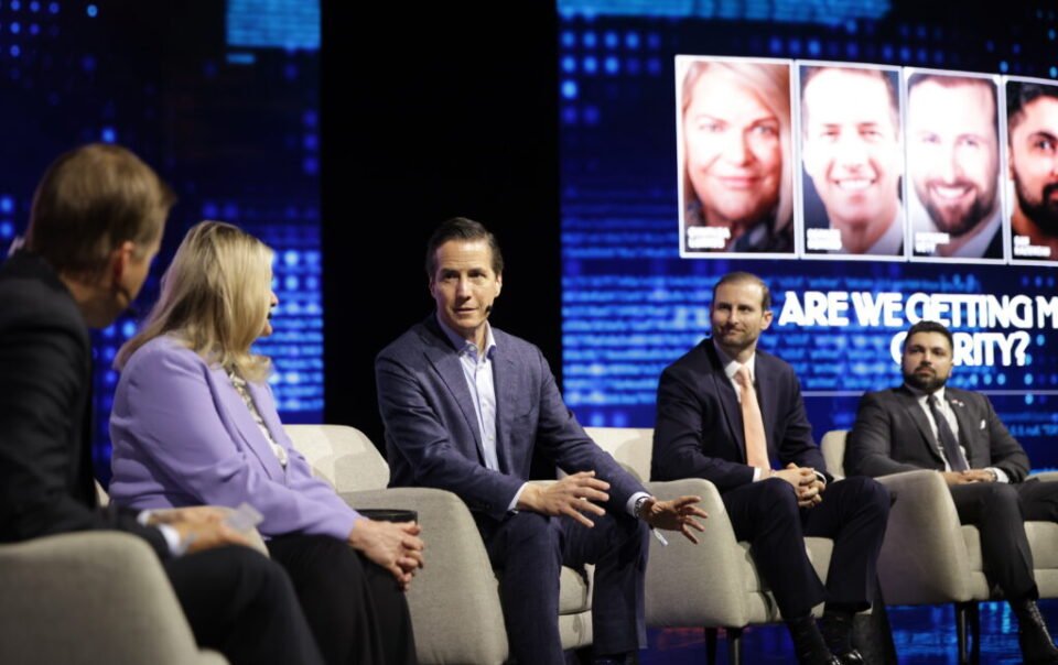 lawmakers-warn-crypto-clarity-will-decide-us.-leadership-as-2026-election-looms