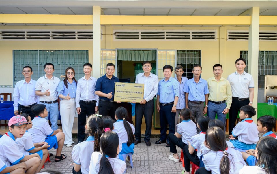 maxilite-–-rulo-vang:-600-tho-son-tro-thanh-dai-su-lan-toa-sac-mau-cong-dong