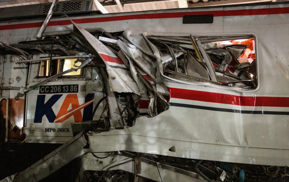 hai-doan-tau-va-cham-tai-indonesia,-7-nguoi-thiet-mang