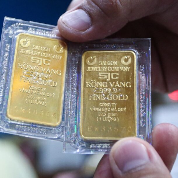 da-giam-ngay-cang-manh,-gia-vang-the-gioi-roi-khoi-nguong-4.600-usd/ounce