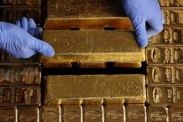 gia-vang-roi-xa-dinh-lich-su,-kich-ban-tut-xuong-4.000-usd/ounce-co-xay-ra?