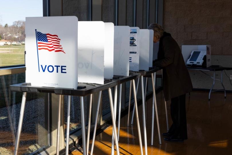 crypto-is-at-bottom-of-us.-voters’-priorities-heading-into-elections,-coindesk-survey-shows