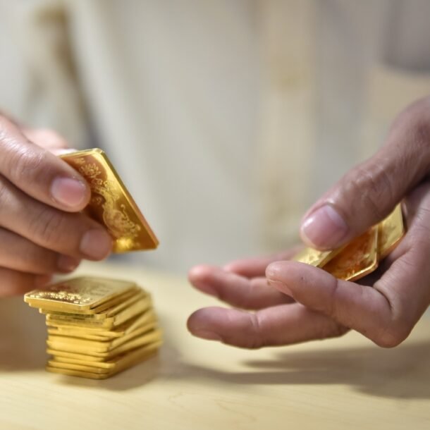 gia-vang-the-gioi-giam-sau-khi-iran-tuyen-bo-ban-trung-chien-ham-my