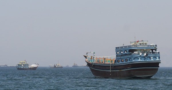 &ocirc;ng-trump-tam-dung-chien-dich-dan-t&agrave;u-thuyen-roi-eo-bien-hormuz