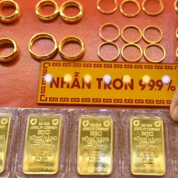 gia-vang-the-gioi-giam-sau,-vang-mieng-sjc-con-165-trieu-dong/luong