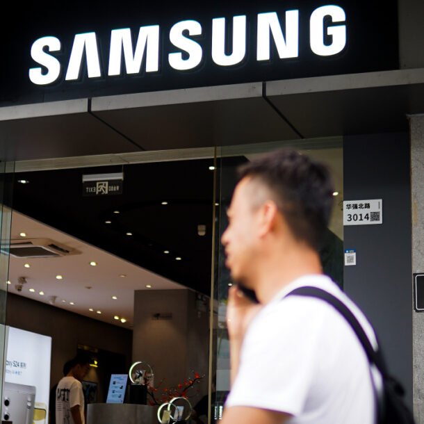 samsung-electronics-gia-nhap-cau-lac-bo-von-hoa-1.000-ty-usd