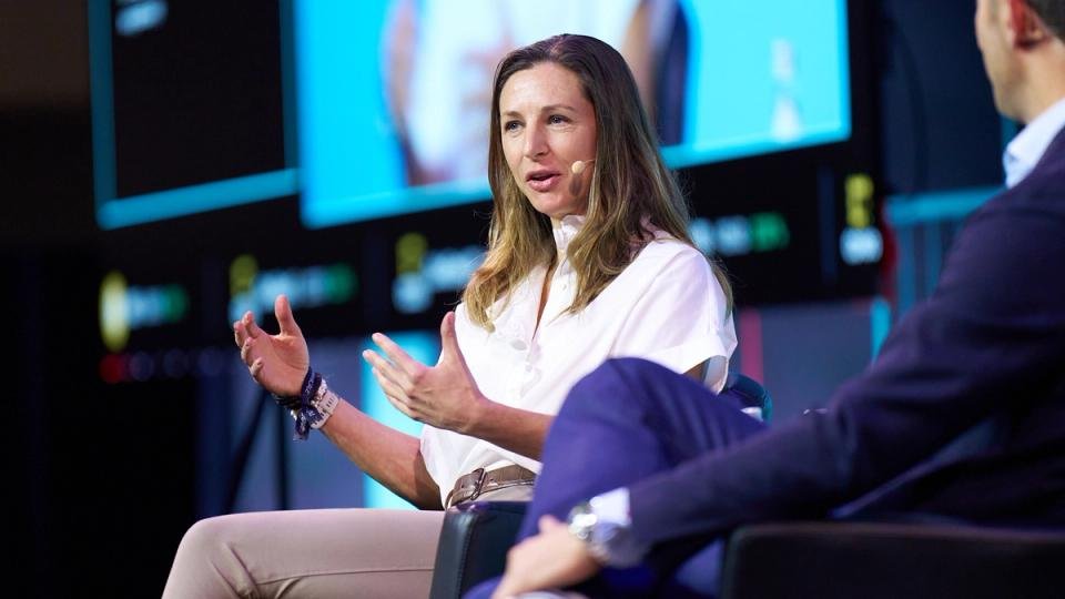 self-directed-investors-power-bitcoin-etf-launch-despite-morgan-stanley’s-scale