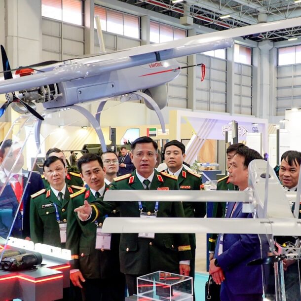 viet-nam-mang-nhieu-san-pham-cong-nghe-cao-toi-trien-lam-quoc-phong-tho-nhi-ky