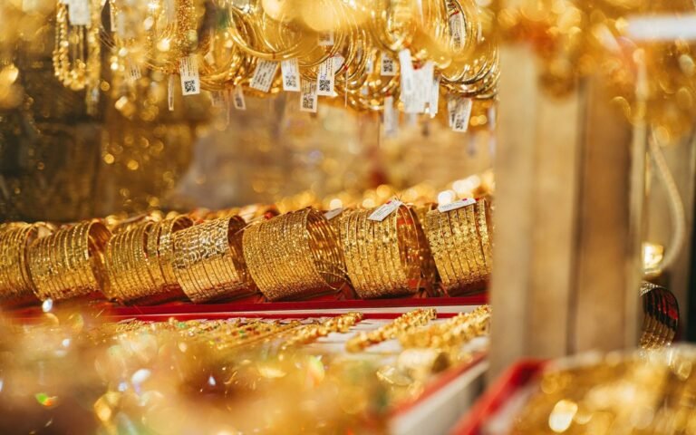 gia-vang-tang-khong-ngung-khi-my-–-iran-sap-dat-thoa-thuan-cham-dut-chien-tranh