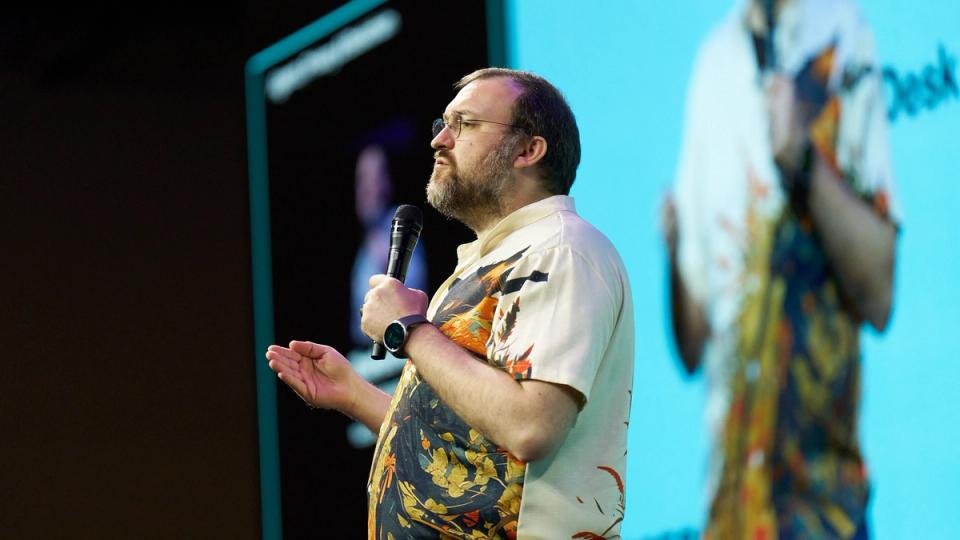 ai-agents-becoming-more-relevant-than-humans-by-2035-has-big-tech-‘terrified’,-says-hoskinson