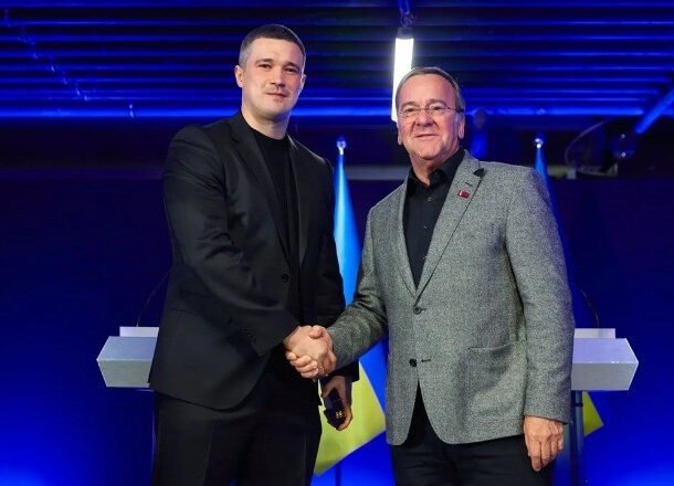 bo-truong-duc-noi-ve-tuyen-bo-cua-ong-putin,-ukraine-de-xuat-ngung-ban-san-bay