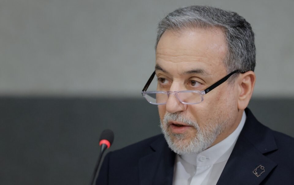 iran-doa-dap-tra-vu-kuwait-bat-4-binh-si
