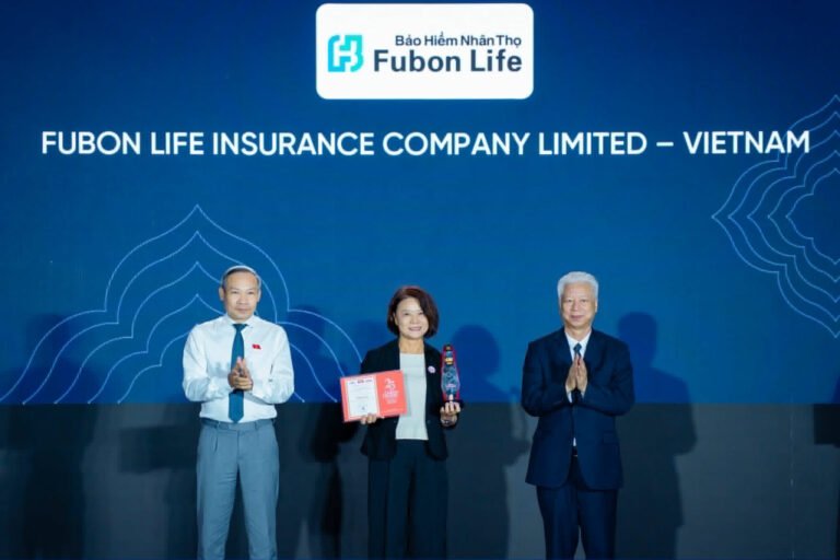 fubon-life-viet-nam-lan-thu-11-duoc-vinh-danh-tai-giai-thuong-rong-vang