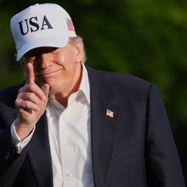 ong-trump-rut-don-vu-kien-10-ty-usd-voi-so-thue-vu-my