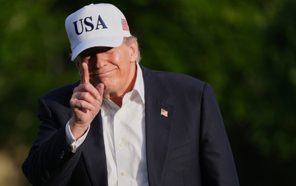 ong-trump-rut-don-vu-kien-10-ty-usd-voi-so-thue-vu-my