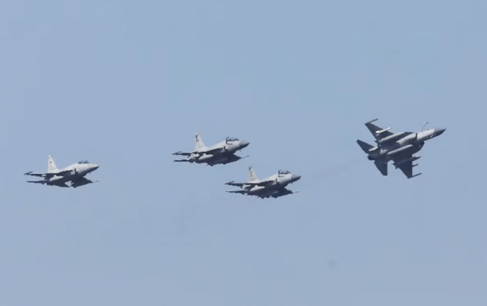 reuters:-pakistan-trien-khai-may-bay-chien-dau-va-8.000-quan-toi-saudi-arabia