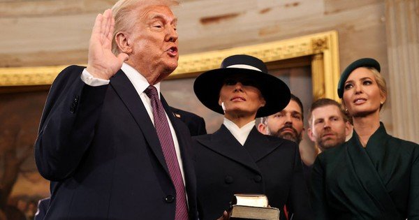 irs-bi-cam-dieu-tra-&ocirc;ng-trump-v&agrave;-gia-d&igrave;nh-ve-van-de-thue-trong-qu&aacute;-khu