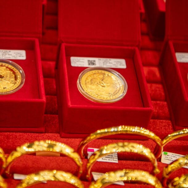 gia-vang-tang-dung-dung,-dau-lao-doc-truoc-dien-bien-moi