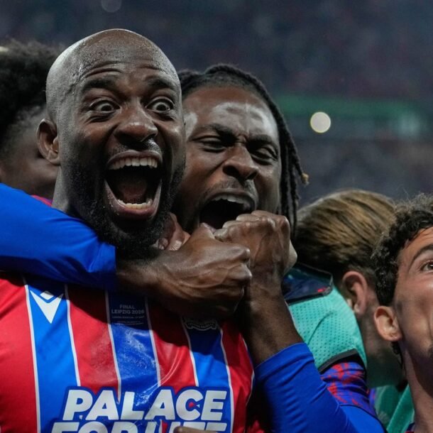 crystal-palace-giup-bong-da-anh-lap-cu-dup,-dang-quang-vo-dich-cup-chau-au