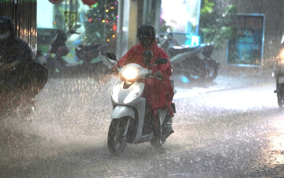 thoi-tiet-hom-nay-28-5:-ca-nuoc-van-nang-nong-gay-gat,-chieu-toi-nhieu-noi-mua-to