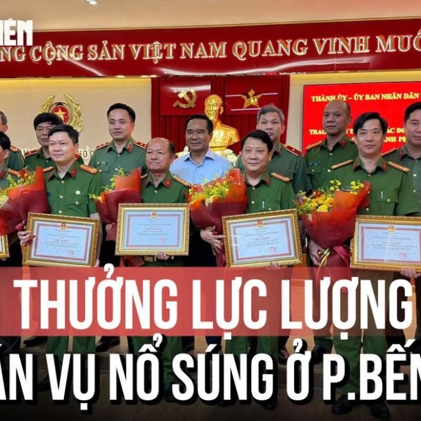 khen-thuong-6-tap-the-bat-giu-2-nghi-pham-samoa-vu-no-sung-o-ben-thanh
