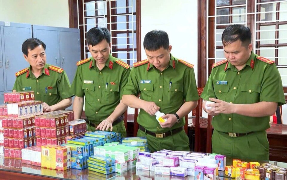 tin-tuc-sang-29-5:-de-xuat-quy-dinh-moi-quan-ly-my-pham;-lai-suat-qua-dem-vot-len-7,9%