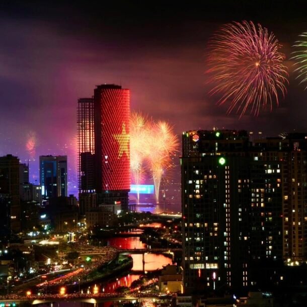 21-gio-toi-27,-tp.hcm-ban-phao-hoa-nghe-thuat-tai-3-diem