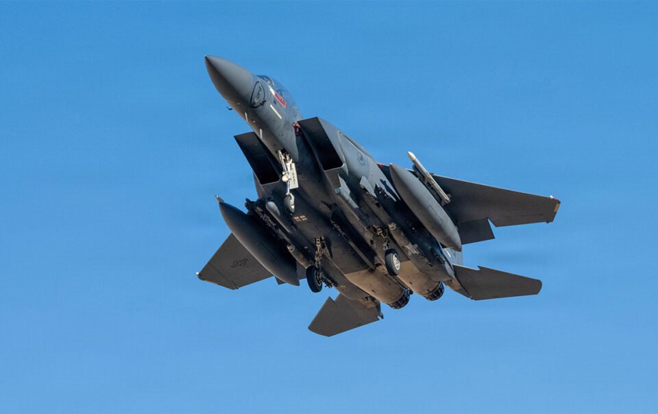 phi-cong-f-15e-my-‘bi-ban-roi-hai-lan-trong-hon-mot-thang’