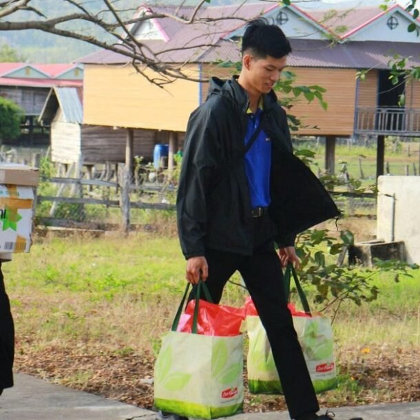 chang-trai-10x-viet-tuoi-tre-bang-hanh-trinh-thien-nguyen