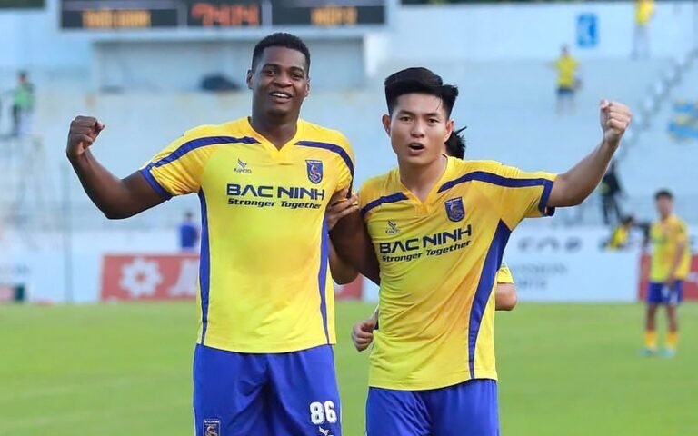 doi-bong-ong-park-tung-co-van-se-gianh-quyen-du-v-league-2026-2027?