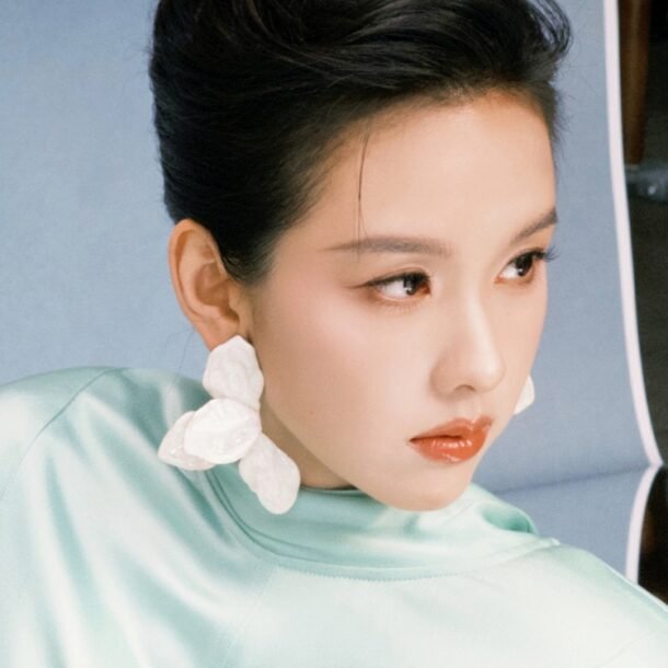 ve-dep-thanh-tao-cua-my-nhan-co-trang-tran-do-linh