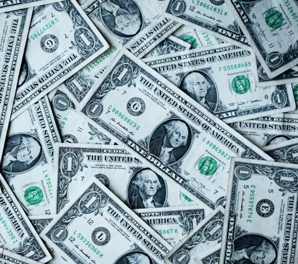 stablecoin-nham-muc-dich-pha-vo-tai-chinh-thay-vao-do,-ho-tro-thanh-tien-nhan-roi.