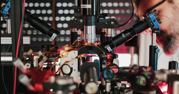 tao-vu-tru-mini-de-giai-m&atilde;-b&iacute;-mat-cua-thoi-gian