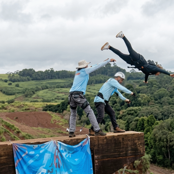 ba-nhan-vien-bi-cao-buoc-ngo-sat-trong-vu-co-gai-thiet-mang-khi-nhay-bungee-khong-day-an-toan