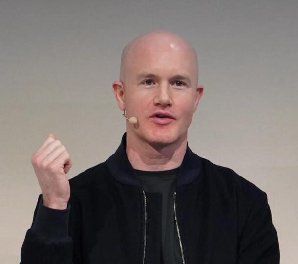 brian-armstrong-cua-coinbase-cho-biet-bitcoin-co-the-da-cham-day-o-muc-60.000-usd